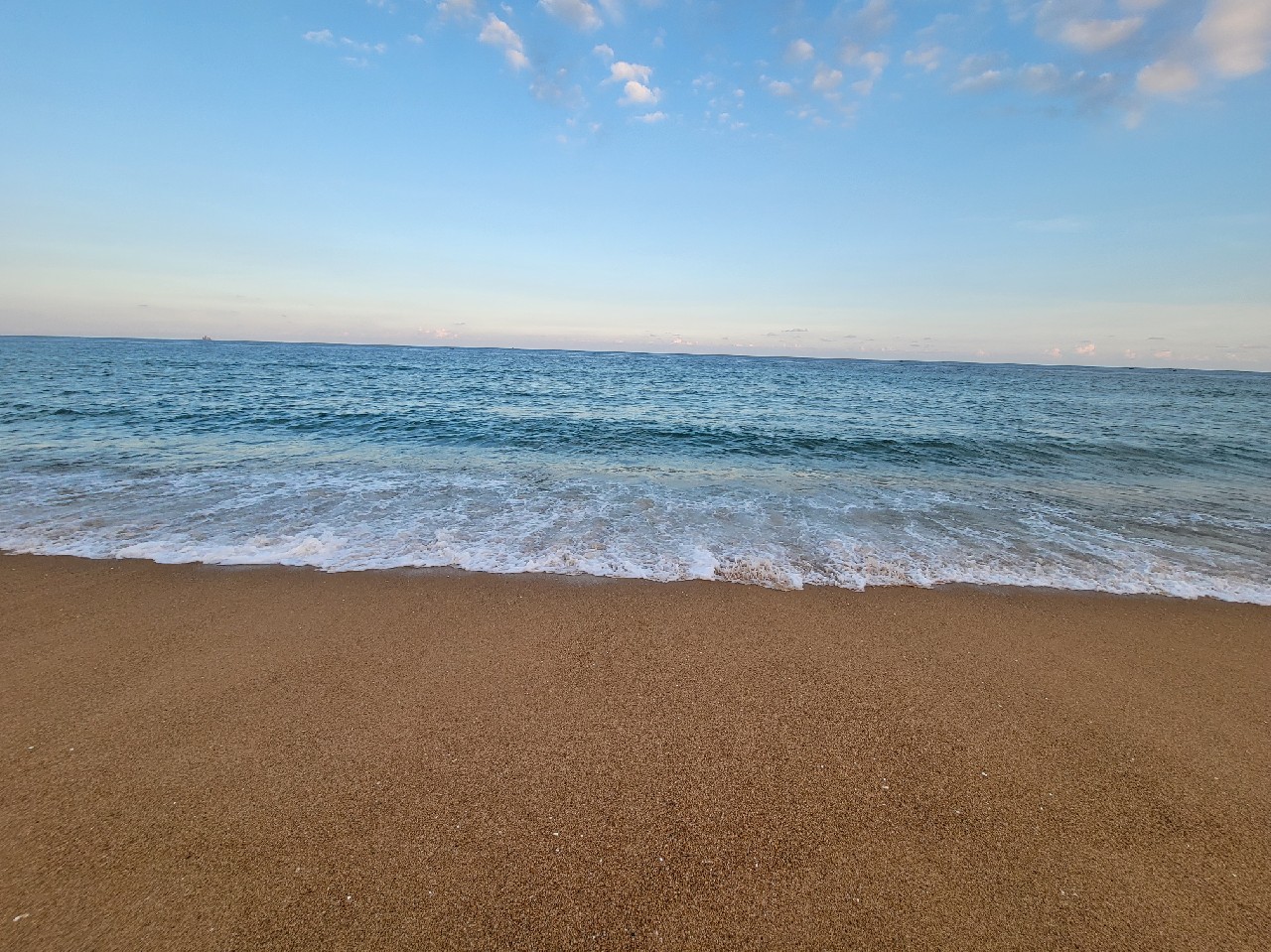 珠海～海南 ，国庆自驾一趟到达 😀 中间下电白吃了个白切鸡，冲了一次电就到了海口。海南充电非常方便。以后可以常来了。 - 图片 4