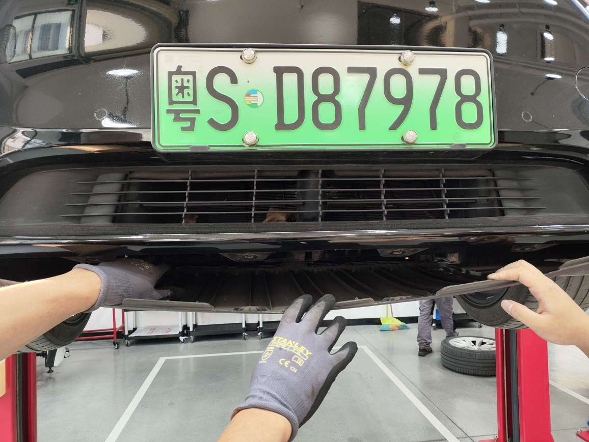 21年第一批国产Y，三年9万多公里，之前在4S换空调滤芯时，顺便清洗过一次散热器，记得收费了，但忘了多少钱
车是停小区露天停车位，落叶多，之前就想自己清洗，看了网上众多大神视频，觉得还是有点难，刷抖音 - 图片 2