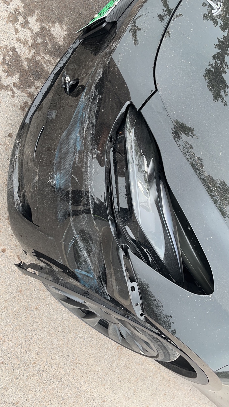 AP辅助驾驶。 时速80。 撞上去后才减速。还是不能依赖依辅助驾驶 - 图片 2