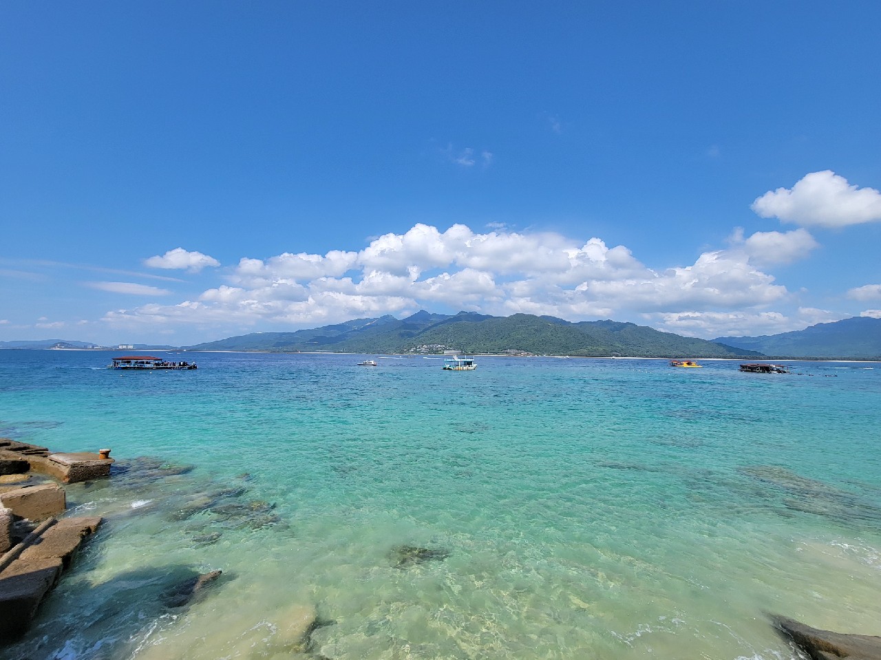 珠海～海南 ，国庆自驾一趟到达 😀 中间下电白吃了个白切鸡，冲了一次电就到了海口。海南充电非常方便。以后可以常来了。 - 图片 5