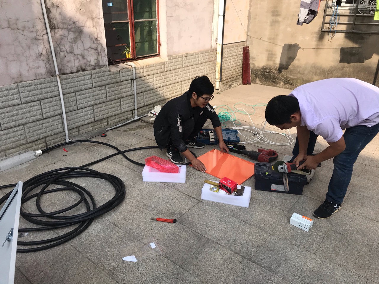 今天对于我和小三子来说是个激动的日子！终于家里有奶了。😁🌻 - 图片 1