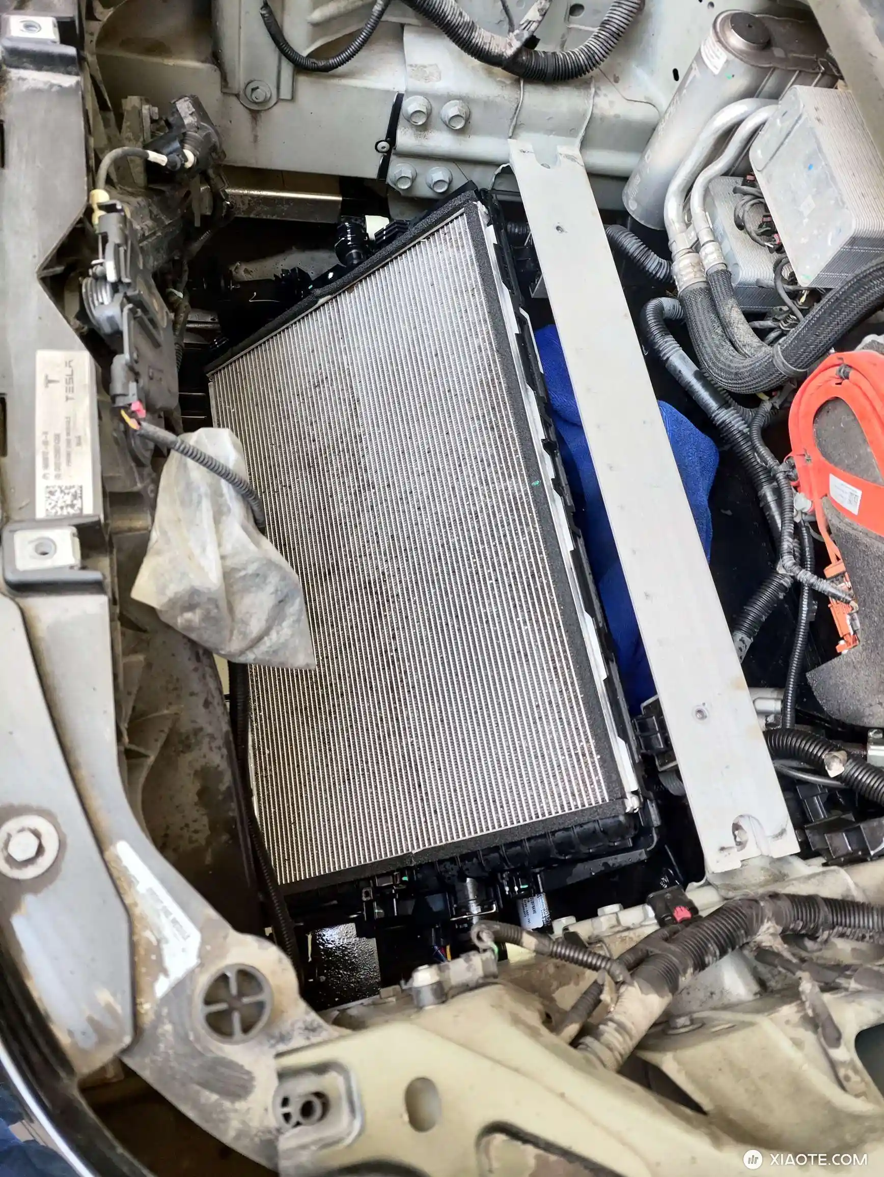 21年第一批国产Y,三年9万多公里,之前在4S换空调滤芯时,顺便清洗过一次散热器,记得收费了,但忘了多少钱
车是停小区露天停车位,落叶多,之前就想自己清洗,看了网上众多大神视频,觉得还是有点难,刷抖音 - 图片 5