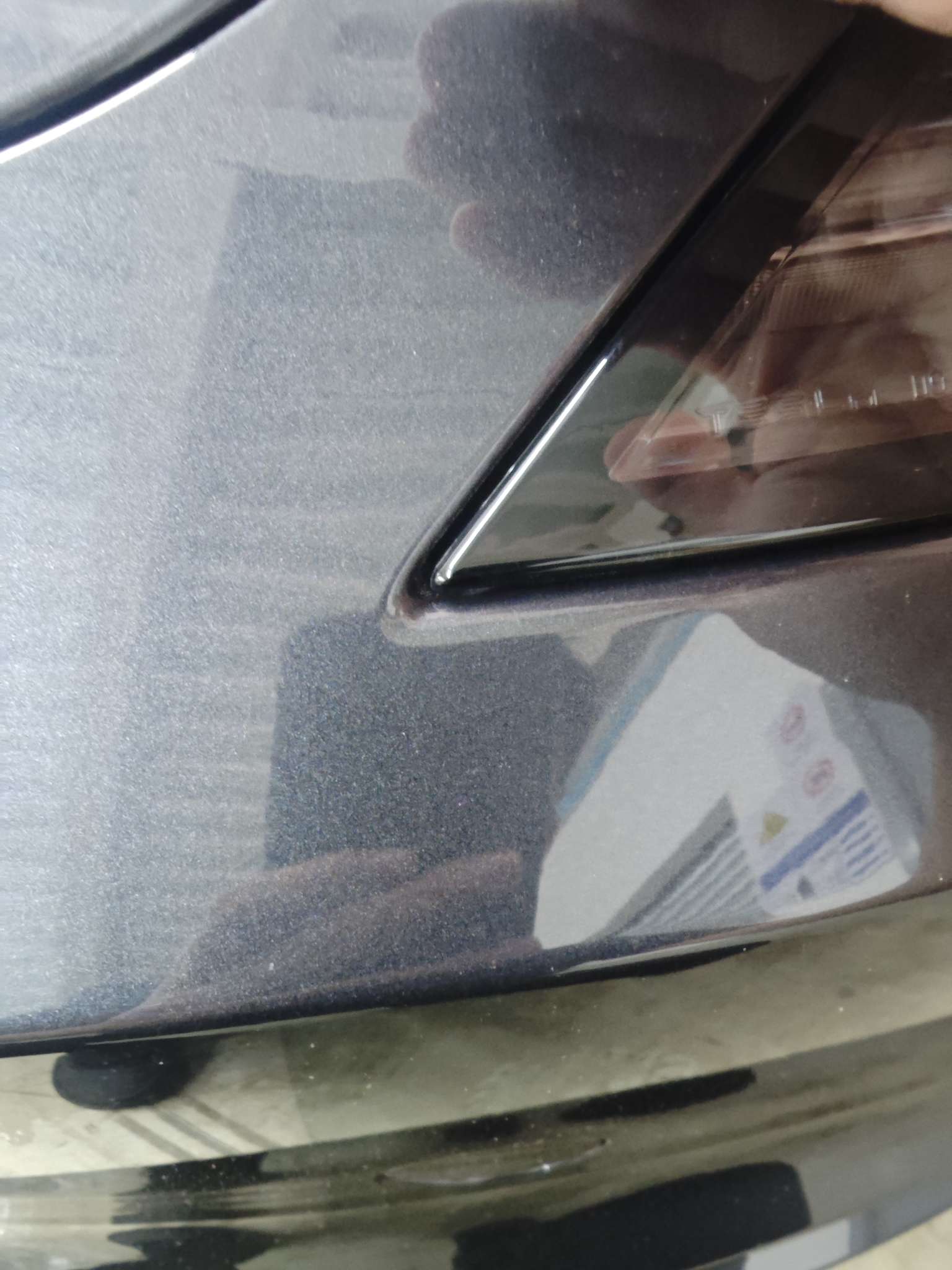 各位你们遇到过拆保险杆喷漆后后两边缝隙不对称，导致两个大灯也不对称，而且大灯一高一低需要调大灯高度才解决。 - 图片 4