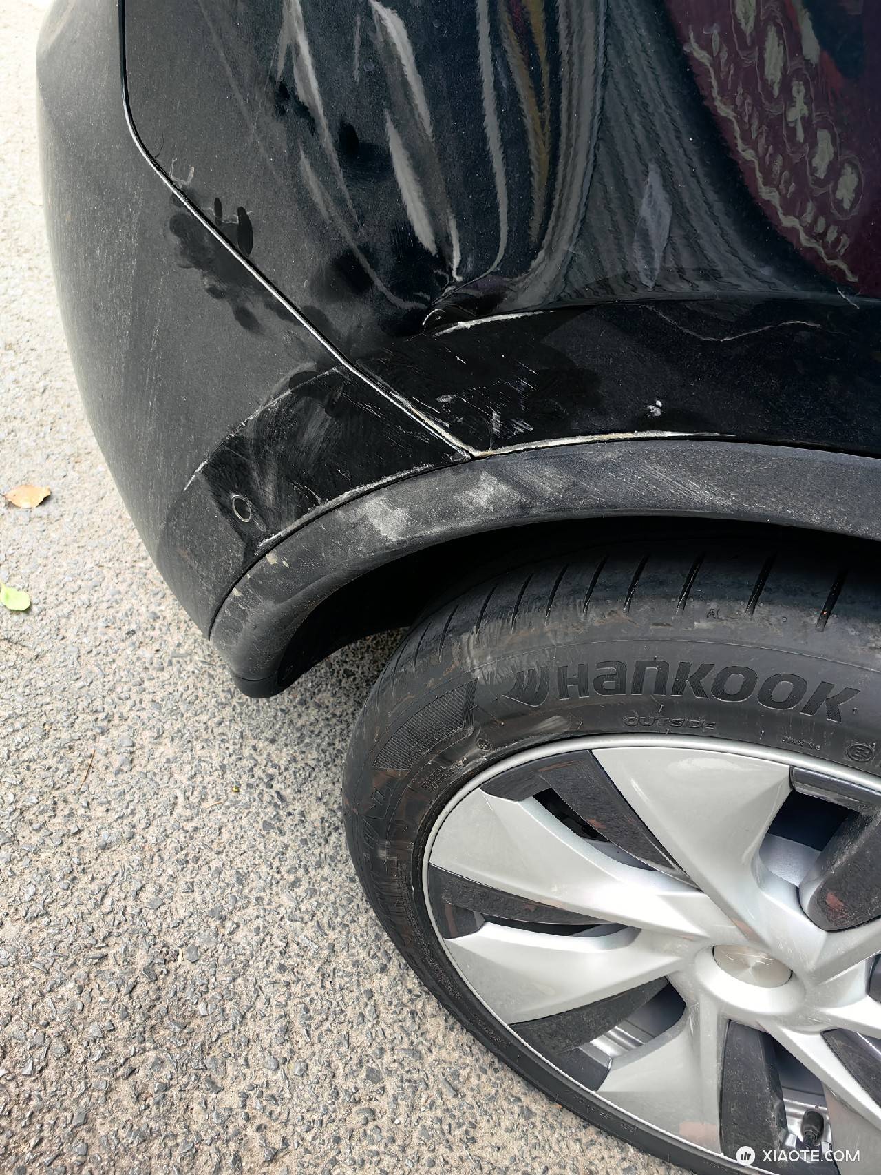 提车刚满月 车子都还没来得及洗一次 就提第一血 停在路边 那么宽敞的地方 还能被刮蹭到 服气对方的车技 天籁差不多从前车门刮到后保险杠了 对方全责 报了保险 我就后面一点 有必要修吗 主要没时 - 图片 3