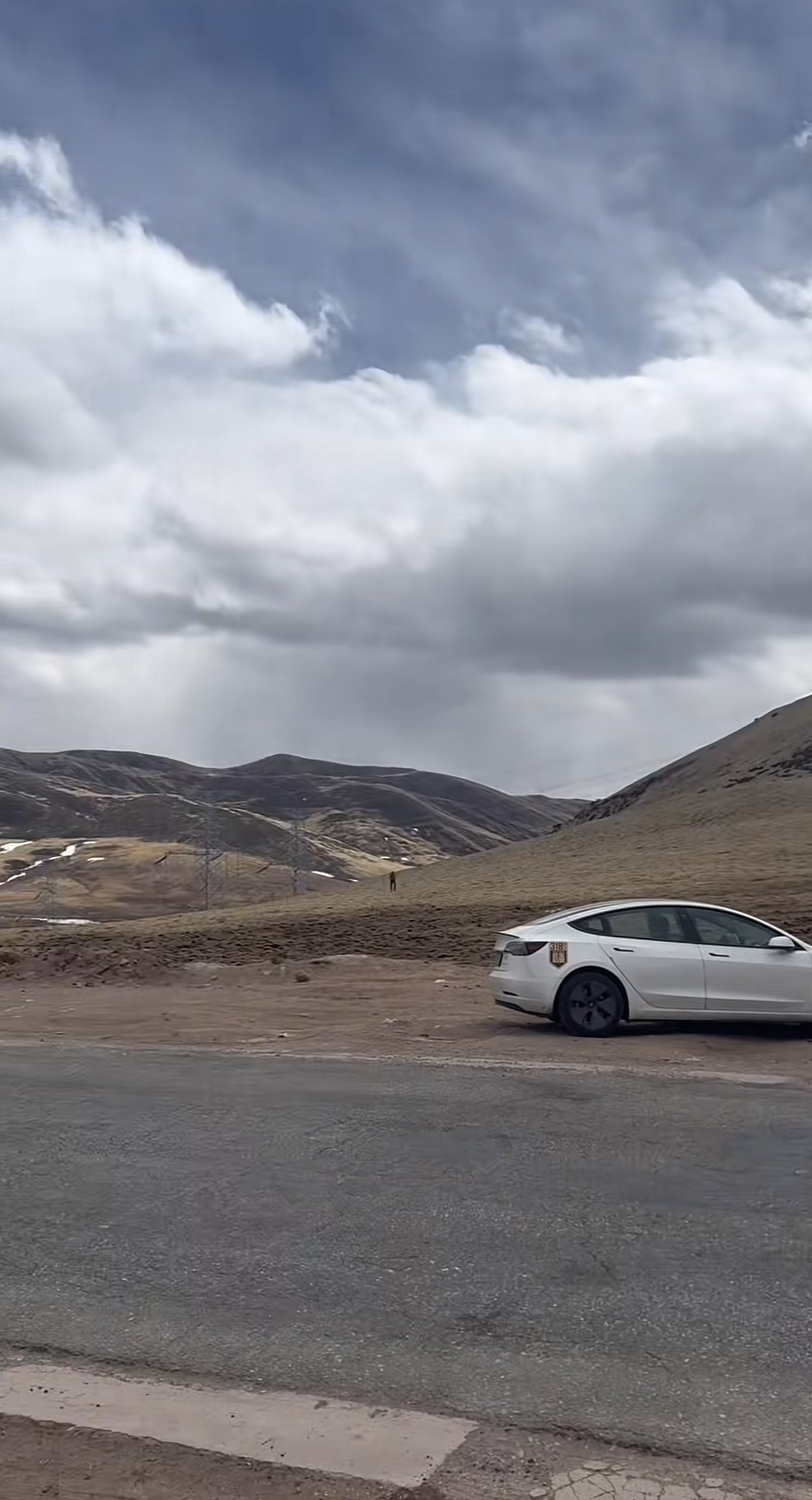 【自驾游记】国庆开Model 3闯川西：3天2晚“电”满风景的自驾路

开着我的Model 3，我在川西找到了一片“充电+看景”两不误的宝藏路线！分享给同样爱自驾的特友们～

🔍 路线规划（3天2晚 - 图片 1