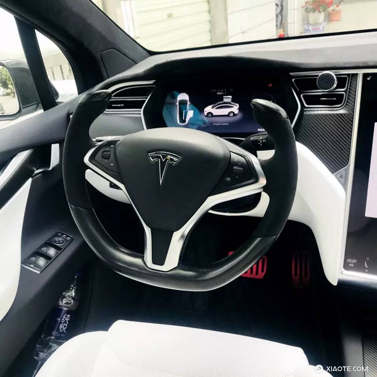 快提车了,汽车改装的一些疑惑
目前是黑车黑内第一批新版p100d,想着贴xpel的哑光,轮毂喷哑黑基本确定。下面几个在犹豫的:
1.淘宝tmt全车外观碳纤维部件,rs方向盘,这店的东西做工如何?(小 - 图片 1