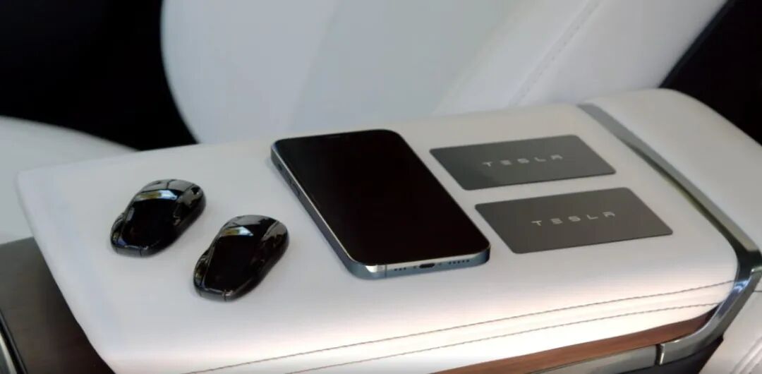 特斯拉正在为华为手机开发系统级的车钥匙功能

在最新的 App 代码中，挖掘出了关于 “Digital Wallet Key”（数字钱包钥匙）的描述。

代码中明确出现了 Harmony Wallet - 图片 1