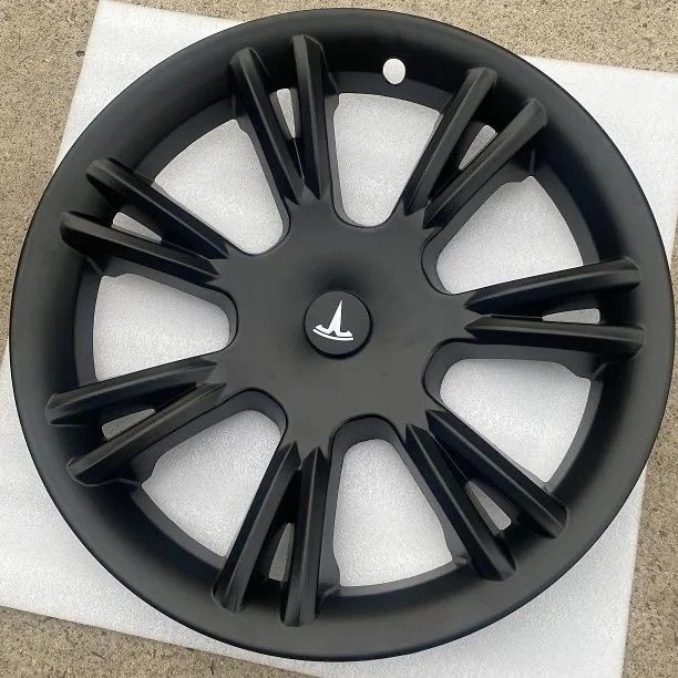 这款轮毂盖装上就拆不下来了，太tm难拆了
掰了半小时一个都没拆下来
还没入手的慎重啊！ - 图片 1