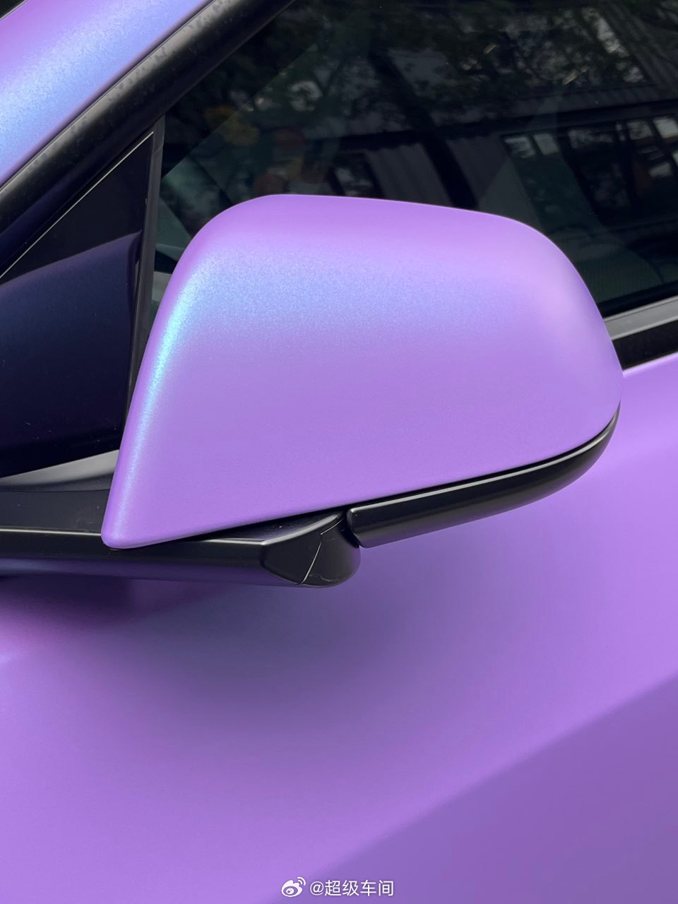 特斯拉Model 3｜蓝花楹➕珊瑚苹果绿拉花柔和的蓝紫色调🪻典雅又充满活力🔮#汽车贴膜#

#改色膜#

#特斯拉#

#model3#

 全国连锁各大城市均可施工咨询预约👉：添加我为微信好友 - 图片 5