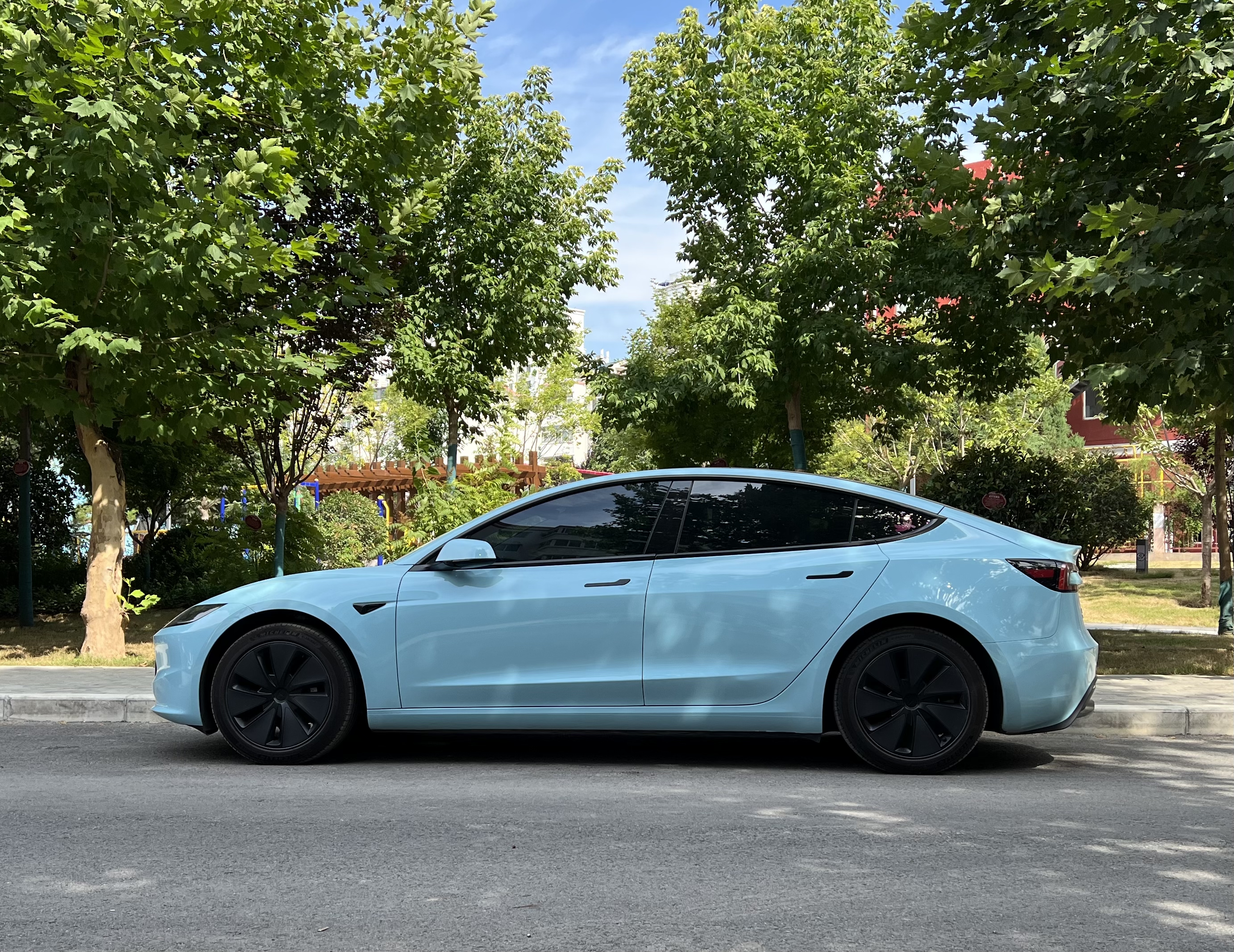 朋友们，坐标陕西，去年12月的标续焕新3，一年6000km没出险，今年保费要3500，大家觉得价格咋样？有没有更划算的推荐下😁 - 图片 1