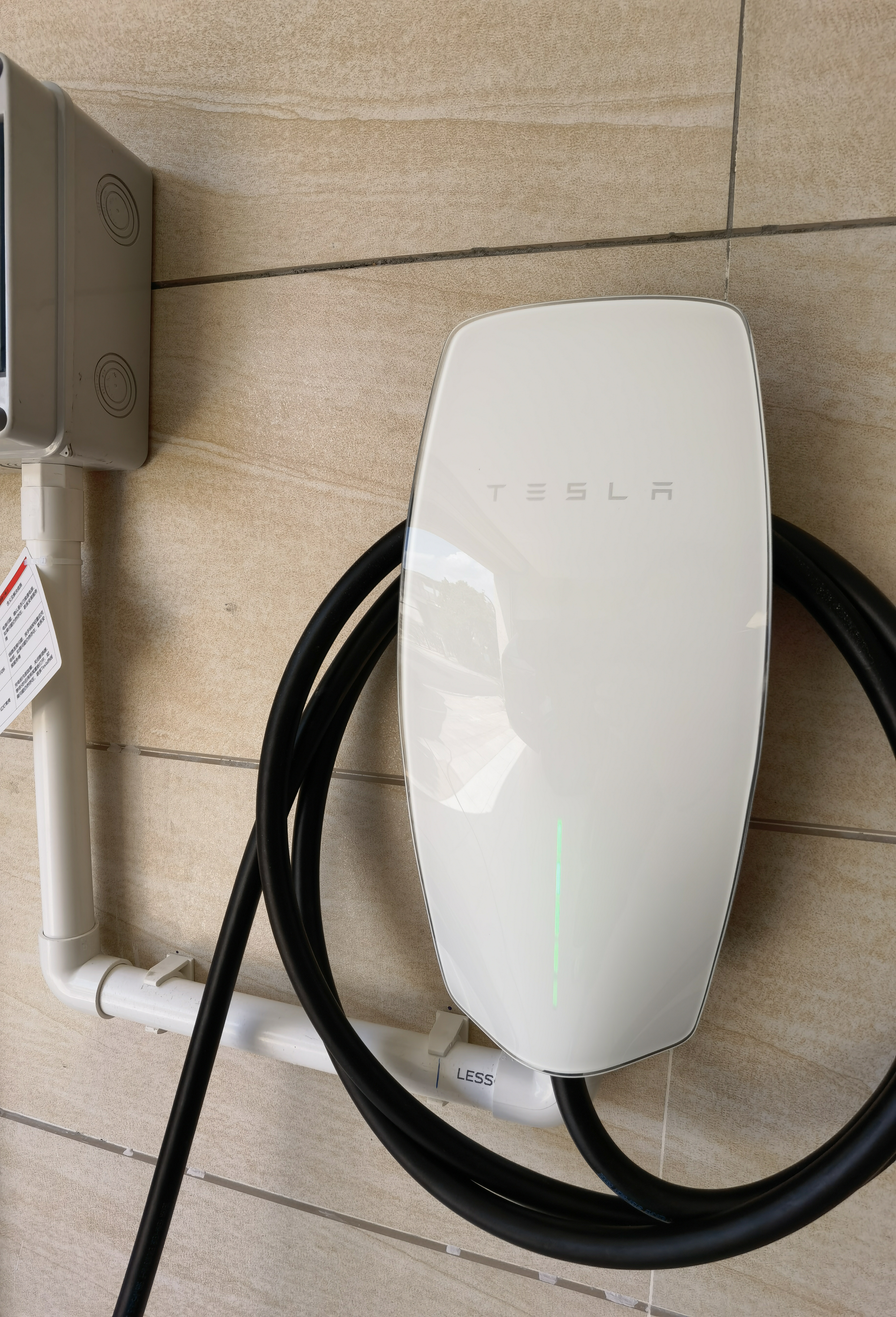 提车两星期，特斯拉家用充电桩终于安装好了 - 图片 3
